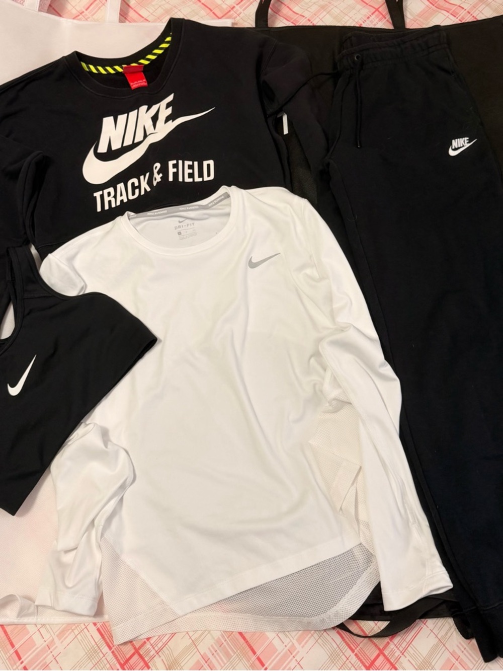 Nike Bundle - Sweatshirt, Long Sleeve, Sports Bra & Joggers